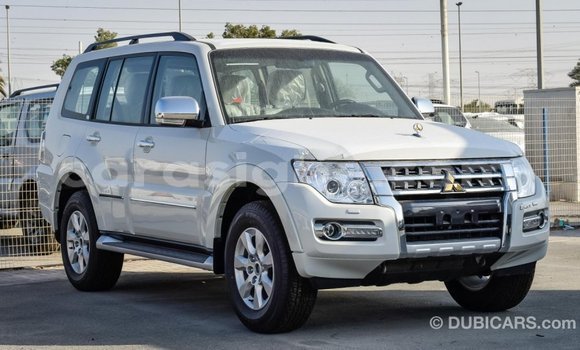 Acheter Import Voiture Mitsubishi Pajero Blanc à Import - Dubai, Togo Acheter Import Voiture Mitsubishi Pajero Blanc à Import - Dubai, Togo