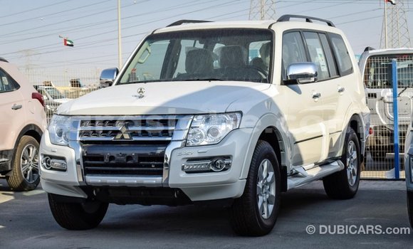 Acheter Import Voiture Mitsubishi Pajero Blanc à Import - Dubai, Togo Acheter Import Voiture Mitsubishi Pajero Blanc à Import - Dubai, Togo