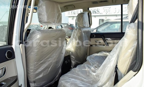 Acheter Import Voiture Mitsubishi Pajero Blanc à Import - Dubai, Togo Acheter Import Voiture Mitsubishi Pajero Blanc à Import - Dubai, Togo