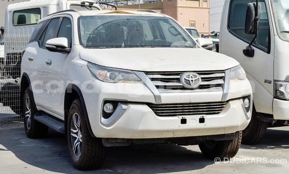 Acheter Import Voiture Toyota Fortuner Blanc à Import - Dubai, Togo Acheter Import Voiture Toyota Fortuner Blanc à Import - Dubai, Togo