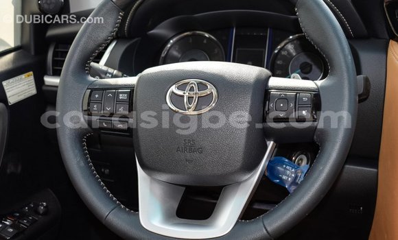 Acheter Import Voiture Toyota Fortuner Blanc à Import - Dubai, Togo Acheter Import Voiture Toyota Fortuner Blanc à Import - Dubai, Togo