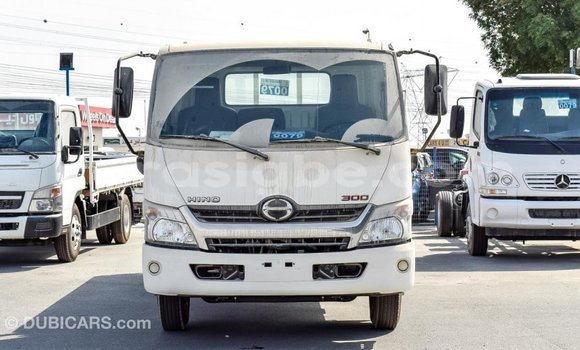 Acheter Import Utilitaire Hino 300 Series Blanc à Import - Dubai, Togo Acheter Import Utilitaire Hino 300 Series Blanc à Import - Dubai, Togo