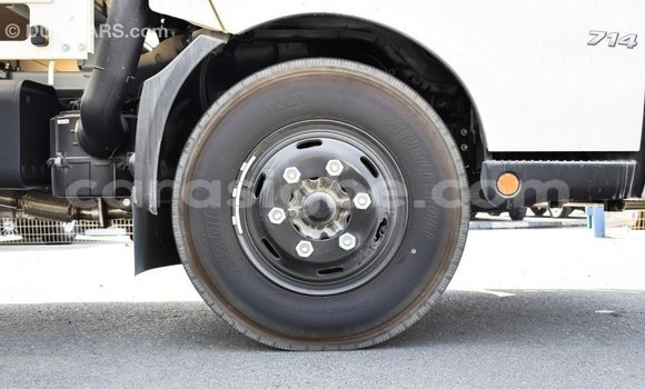 Acheter Import Utilitaire Hino 300 Series Blanc à Import - Dubai, Togo Acheter Import Utilitaire Hino 300 Series Blanc à Import - Dubai, Togo