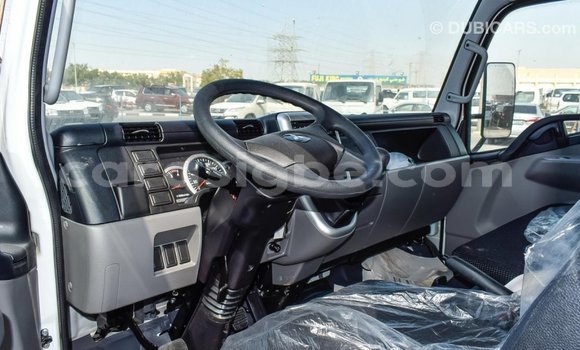 Acheter Import Utilitaire Mitsubishi L400 Blanc à Import - Dubai, Togo Acheter Import Utilitaire Mitsubishi L400 Blanc à Import - Dubai, Togo