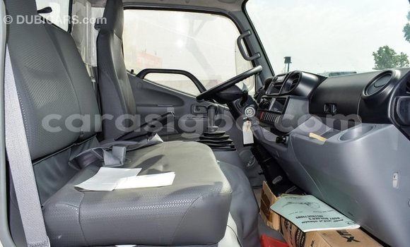 Acheter Import Utilitaire Hino 300 Series Blanc à Import - Dubai, Togo Acheter Import Utilitaire Hino 300 Series Blanc à Import - Dubai, Togo