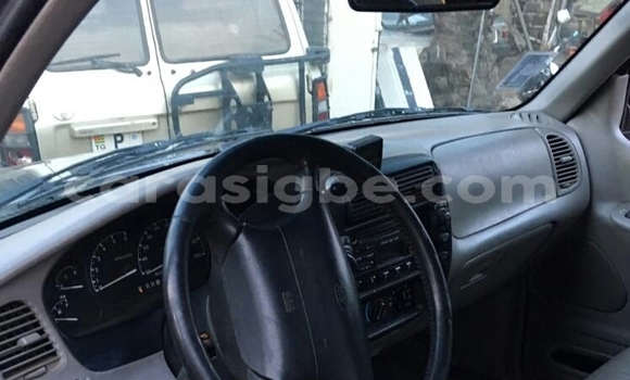 Acheter Occasion Voiture Ford Explorer Vert à Lomé, Maritime Acheter Occasion Voiture Ford Explorer Vert à Lomé, Maritime