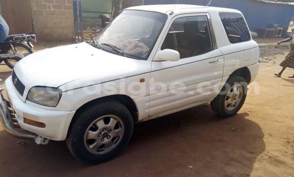 Buy Used Toyota RAV4 White Car in Lome in Togo Buy Used Toyota RAV4 White Car in Lome in Togo