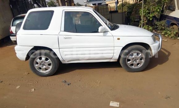 Buy Used Toyota RAV4 White Car in Lome in Togo Buy Used Toyota RAV4 White Car in Lome in Togo
