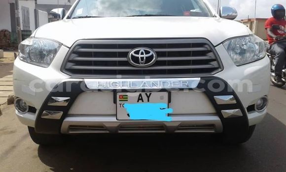 Buy Used Toyota Highlander White Car in Lome in Togo Buy Used Toyota Highlander White Car in Lome in Togo