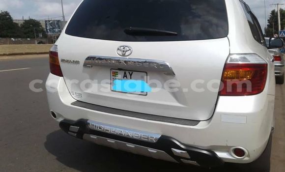 Buy Used Toyota Highlander White Car in Lome in Togo Buy Used Toyota Highlander White Car in Lome in Togo
