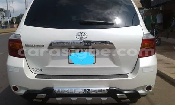Buy Used Toyota Highlander White Car in Lome in Togo Buy Used Toyota Highlander White Car in Lome in Togo