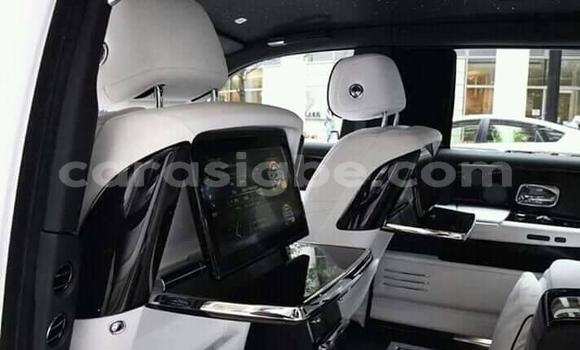 Acheter Occasion Voiture Rolls-Royce Phantom Blanc à Lomé, Togo Acheter Occasion Voiture Rolls-Royce Phantom Blanc à Lomé, Togo