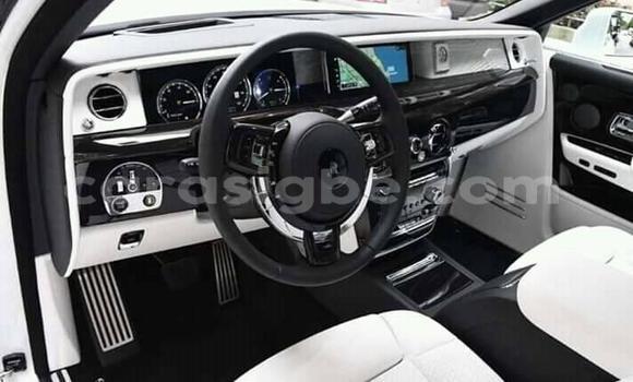 Acheter Occasion Voiture Rolls-Royce Phantom Blanc à Lomé, Togo Acheter Occasion Voiture Rolls-Royce Phantom Blanc à Lomé, Togo