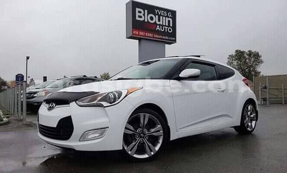 Acheter Occasion Voiture Hyundai Veloster Blanc à Lomé, Togo Acheter Occasion Voiture Hyundai Veloster Blanc à Lomé, Togo