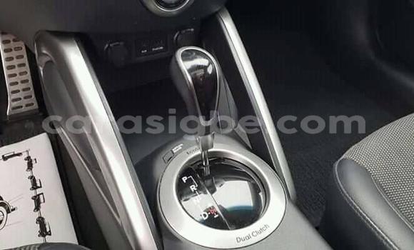 Acheter Occasion Voiture Hyundai Veloster Blanc à Lomé, Togo Acheter Occasion Voiture Hyundai Veloster Blanc à Lomé, Togo