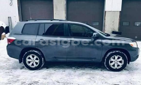 Acheter Occasion Voiture Toyota Highlander Bleu à Lomé, Togo Acheter Occasion Voiture Toyota Highlander Bleu à Lomé, Togo