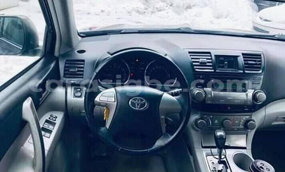 Acheter Occasion Voiture Toyota Highlander Bleu à Lomé, Togo Acheter Occasion Voiture Toyota Highlander Bleu à Lomé, Togo