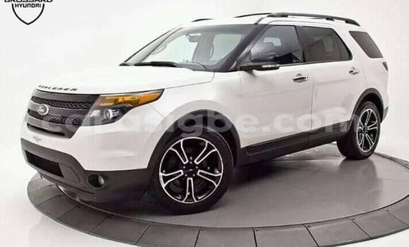 Buy Used Ford Explorer White Car in Lome in Togo Buy Used Ford Explorer White Car in Lome in Togo