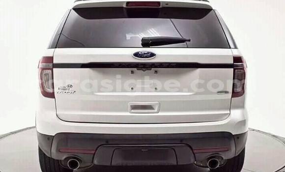 Buy Used Ford Explorer White Car in Lome in Togo Buy Used Ford Explorer White Car in Lome in Togo