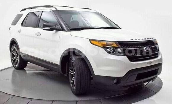 Buy Used Ford Explorer White Car in Lome in Togo Buy Used Ford Explorer White Car in Lome in Togo
