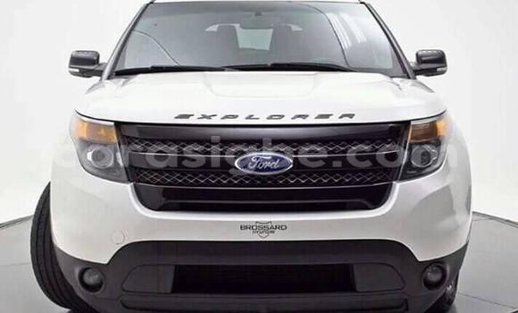 Buy Used Ford Explorer White Car in Lome in Togo Buy Used Ford Explorer White Car in Lome in Togo
