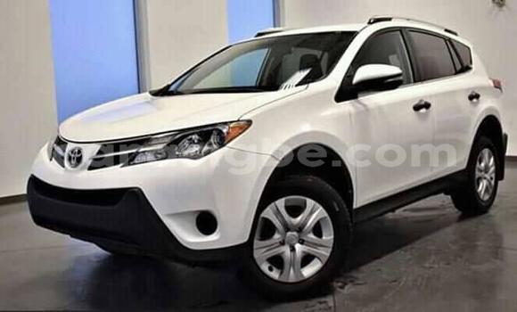 Buy Used Toyota RAV4 White Car in Lome in Togo Buy Used Toyota RAV4 White Car in Lome in Togo