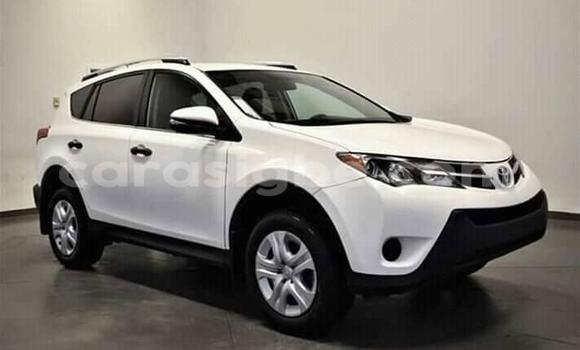 Buy Used Toyota RAV4 White Car in Lome in Togo Buy Used Toyota RAV4 White Car in Lome in Togo