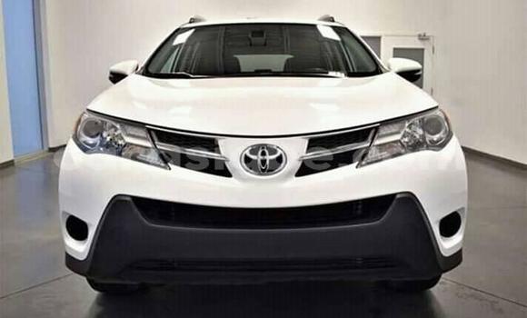 Buy Used Toyota RAV4 White Car in Lome in Togo Buy Used Toyota RAV4 White Car in Lome in Togo