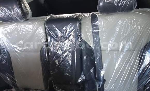 Buy Import Kia Sorento White Car in Lome in Togo Buy Import Kia Sorento White Car in Lome in Togo