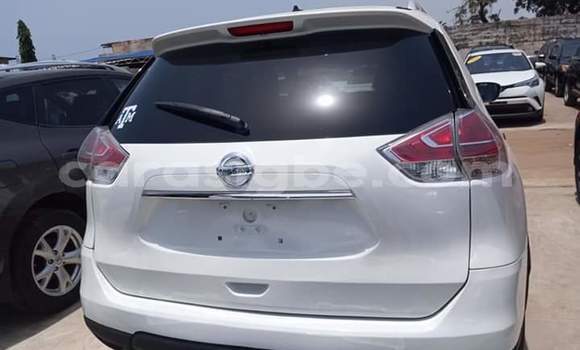 Acheter Import Voiture Nissan Rogue Blanc à Lomé, Togo Acheter Import Voiture Nissan Rogue Blanc à Lomé, Togo