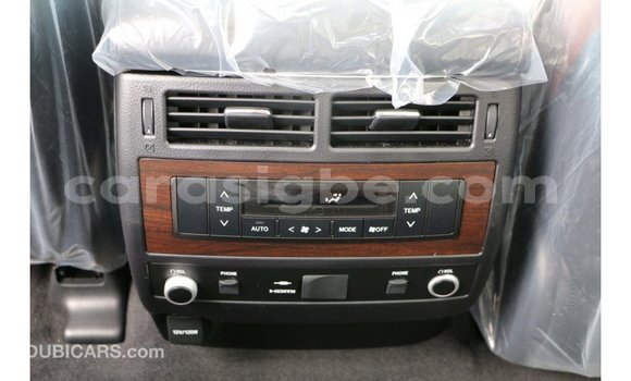 Acheter Import Voiture Toyota Land Cruiser Blanc à Import - Dubai, Togo Acheter Import Voiture Toyota Land Cruiser Blanc à Import - Dubai, Togo
