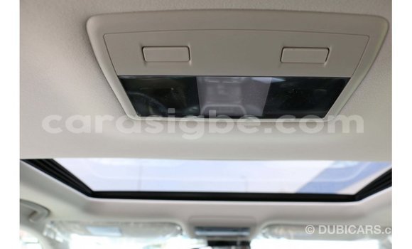 Acheter Import Voiture Toyota Land Cruiser Blanc à Import - Dubai, Togo Acheter Import Voiture Toyota Land Cruiser Blanc à Import - Dubai, Togo