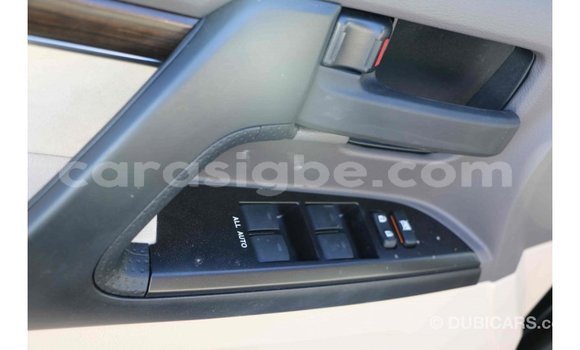 Acheter Import Voiture Toyota Land Cruiser Noir à Import - Dubai, Togo Acheter Import Voiture Toyota Land Cruiser Noir à Import - Dubai, Togo