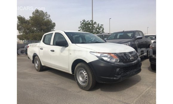 Acheter Import Voiture Mitsubishi L200 Blanc à Import - Dubai, Togo