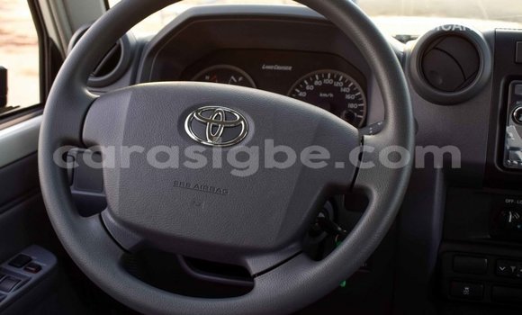 Buy Import Toyota Land Cruiser White Car in Import - Dubai in Togo Buy Import Toyota Land Cruiser White Car in Import - Dubai in Togo