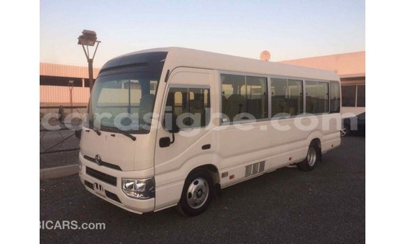 Acheter Import Voiture Toyota Coaster Blanc à Import - Dubai, Togo Acheter Import Voiture Toyota Coaster Blanc à Import - Dubai, Togo