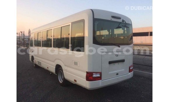 Acheter Import Voiture Toyota Coaster Blanc à Import - Dubai, Togo Acheter Import Voiture Toyota Coaster Blanc à Import - Dubai, Togo