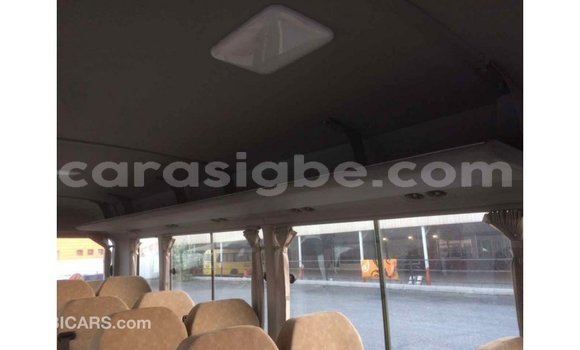 Acheter Import Voiture Toyota Coaster Blanc à Import - Dubai, Togo Acheter Import Voiture Toyota Coaster Blanc à Import - Dubai, Togo