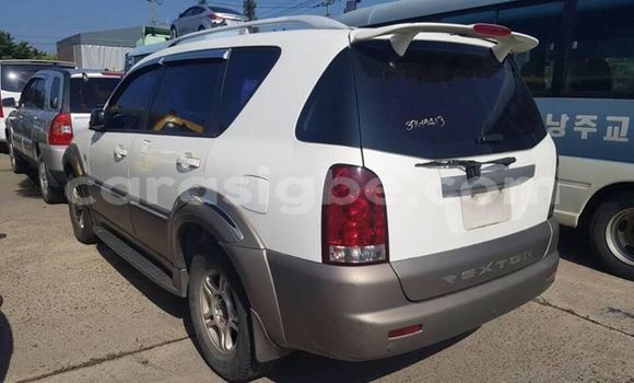 Buy Used SsangYong Rexton White Car in Lome in Togo Buy Used SsangYong Rexton White Car in Lome in Togo