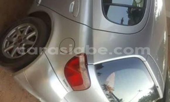 Acheter Occasion Voiture Toyota Yaris Gris à Lomé, Togo Acheter Occasion Voiture Toyota Yaris Gris à Lomé, Togo