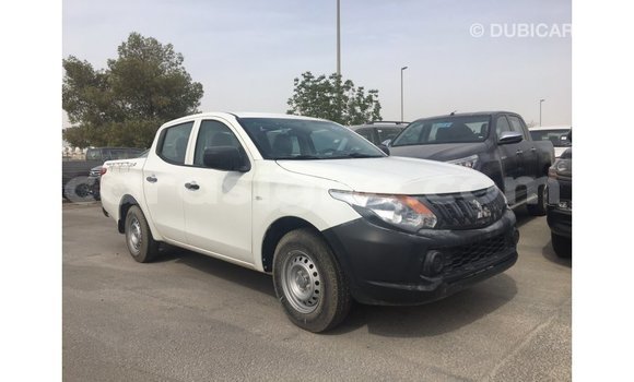 Acheter Import Voiture Mitsubishi L200 Blanc à Import - Dubai, Togo