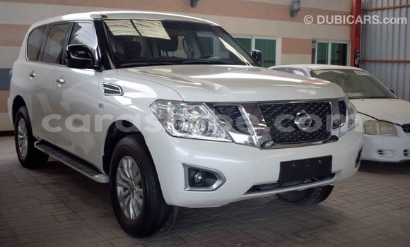 Acheter Import Voiture Nissan Patrol Blanc à Import - Dubai, Togo Acheter Import Voiture Nissan Patrol Blanc à Import - Dubai, Togo