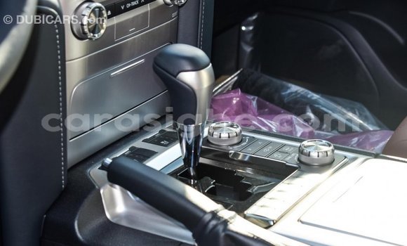 Acheter Import Voiture Toyota Land Cruiser Blanc à Import - Dubai, Togo Acheter Import Voiture Toyota Land Cruiser Blanc à Import - Dubai, Togo