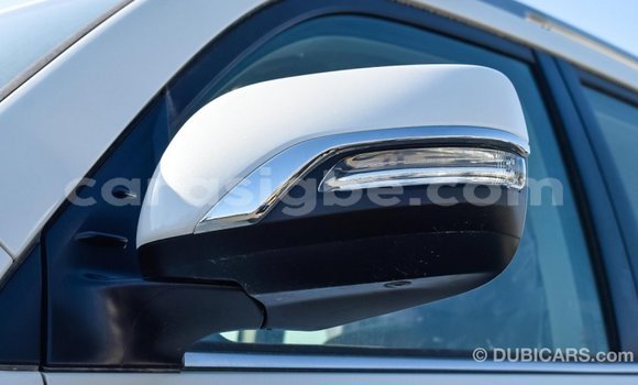 Acheter Import Voiture Toyota Land Cruiser Blanc à Import - Dubai, Togo Acheter Import Voiture Toyota Land Cruiser Blanc à Import - Dubai, Togo