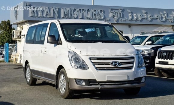 Acheter Import Utilitaire Hyundai Chorus Blanc à Import - Dubai, Togo