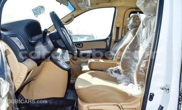 Acheter Import Utilitaire Hyundai Chorus Blanc à Import - Dubai, Togo Acheter Import Utilitaire Hyundai Chorus Blanc à Import - Dubai, Togo