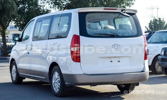 Acheter Import Utilitaire Hyundai Chorus Blanc à Import - Dubai, Togo Acheter Import Utilitaire Hyundai Chorus Blanc à Import - Dubai, Togo