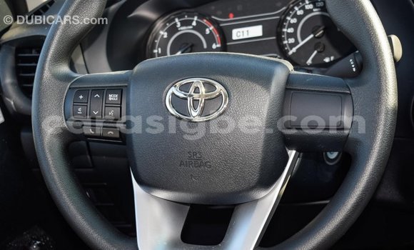 Acheter Import Voiture Toyota Hilux Blanc à Import - Dubai, Togo Acheter Import Voiture Toyota Hilux Blanc à Import - Dubai, Togo