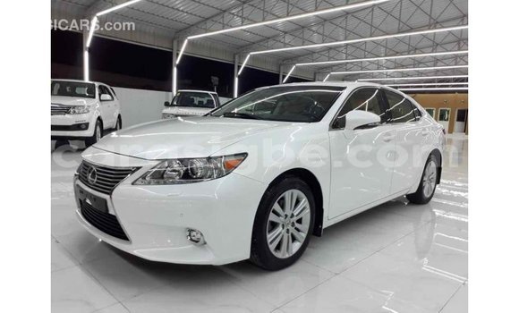 Acheter Import Voiture Lexus ES Blanc à Import - Dubai, Togo Acheter Import Voiture Lexus ES Blanc à Import - Dubai, Togo