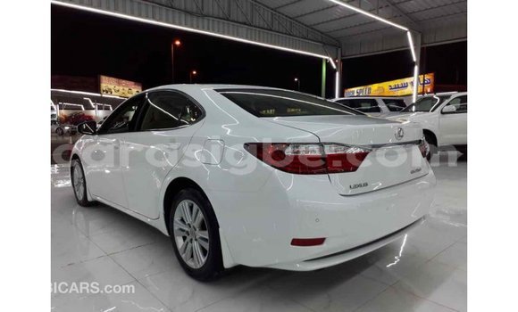 Acheter Import Voiture Lexus ES Blanc à Import - Dubai, Togo Acheter Import Voiture Lexus ES Blanc à Import - Dubai, Togo